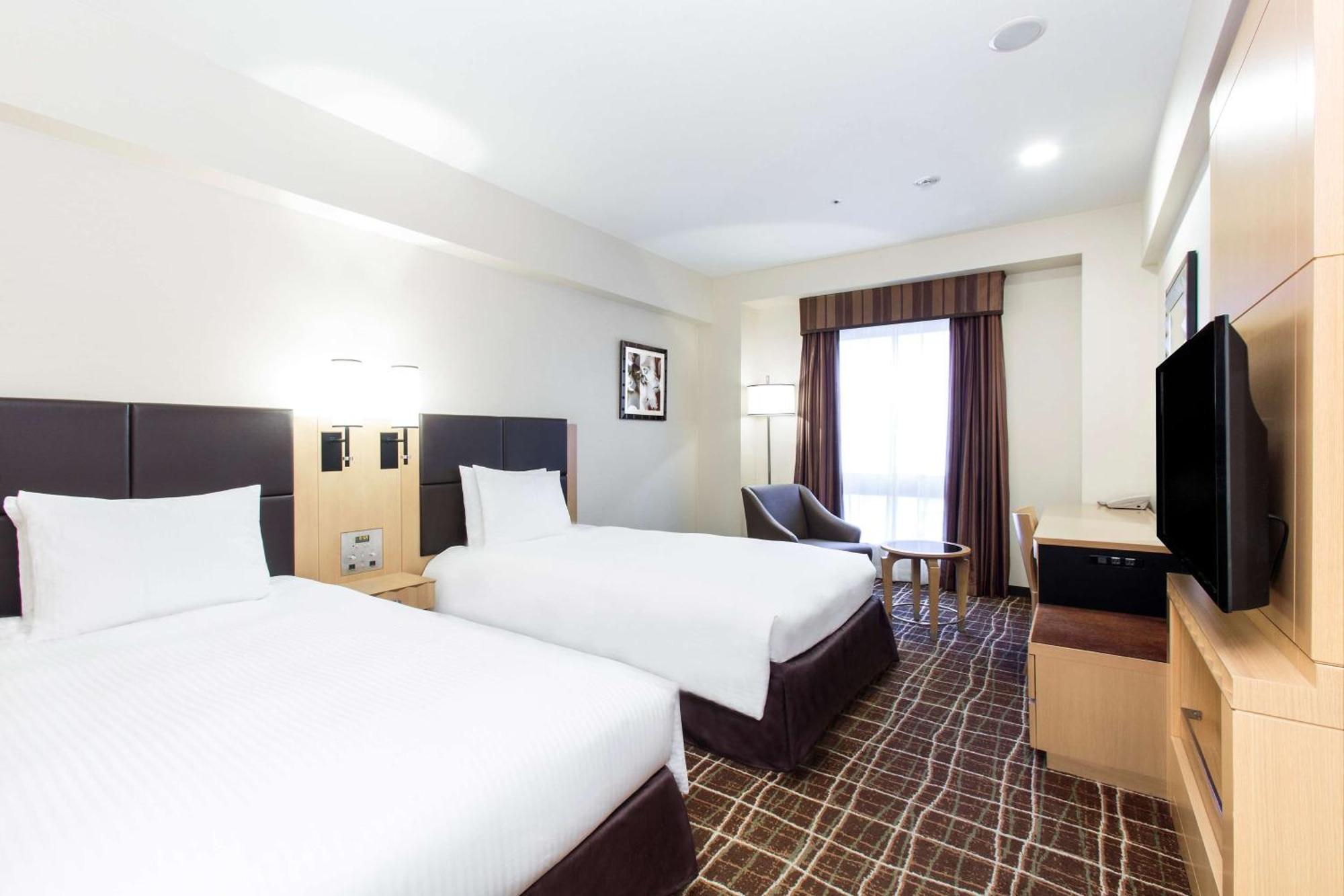 Отель Doubletree By Hilton Наха Экстерьер фото